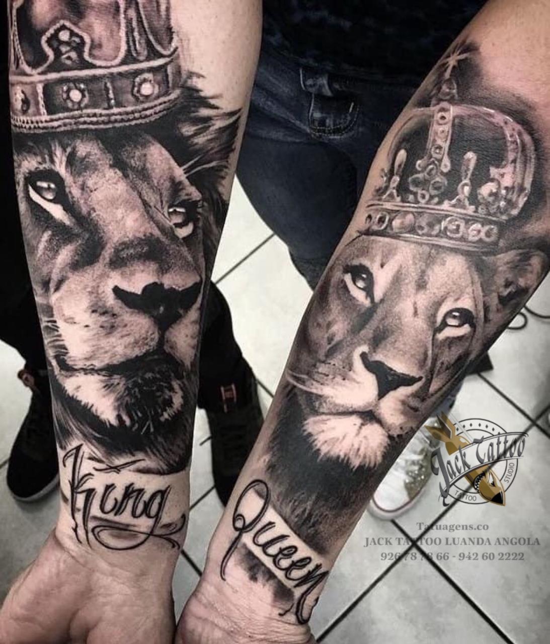 Rei/rainha  Matching tattoos, Matching couple tattoos, Couples tattoo  designs