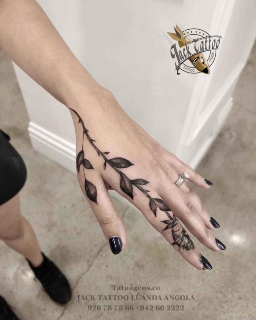 Tatuagem composta por um ou mais dedos 