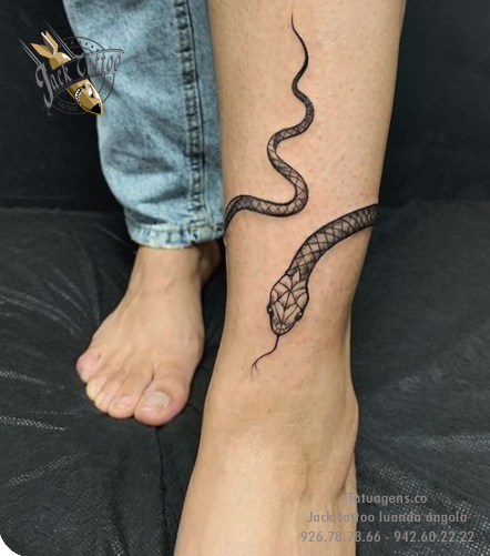 tatuagem no pé