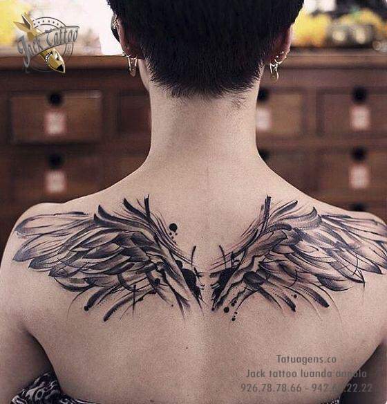 Tatuagens nas costas